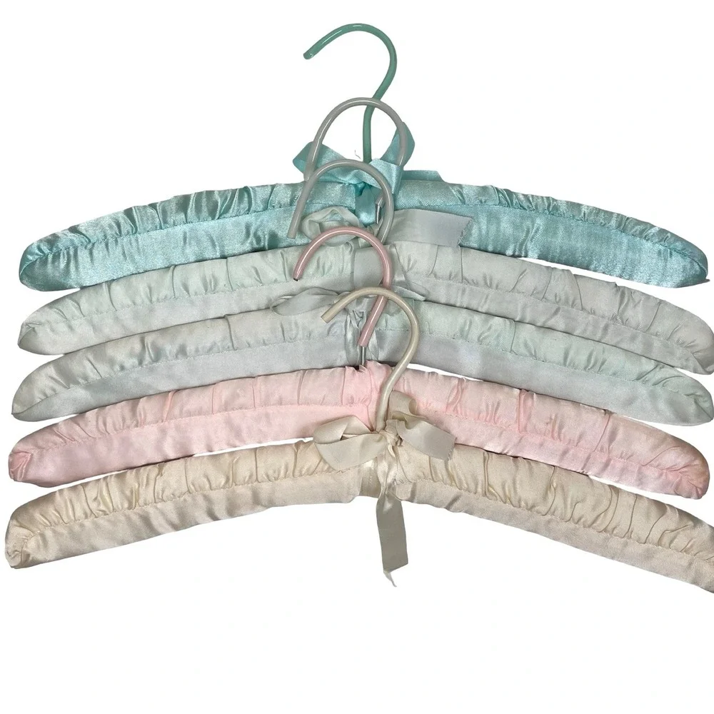 Vintage Padded Satin Hangers 4 Pastel‎ Multicolor Ribbon Bow Accents Bridal